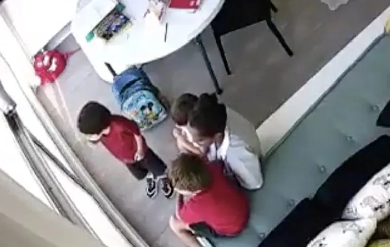 CCTV laat impact explosie Beiroet nog maar eens zien