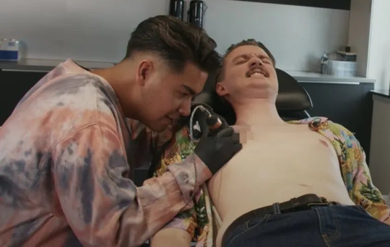 Bram Krikke heeft zich laten prikken