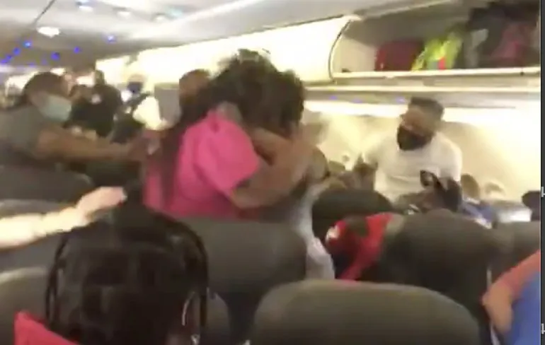 Voor vertrek tijdens vlucht van Las Vegas naar North Carolina