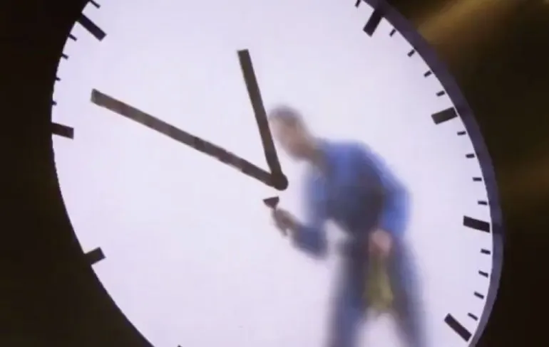 De schilder klok op Schiphol van Maarten Baas