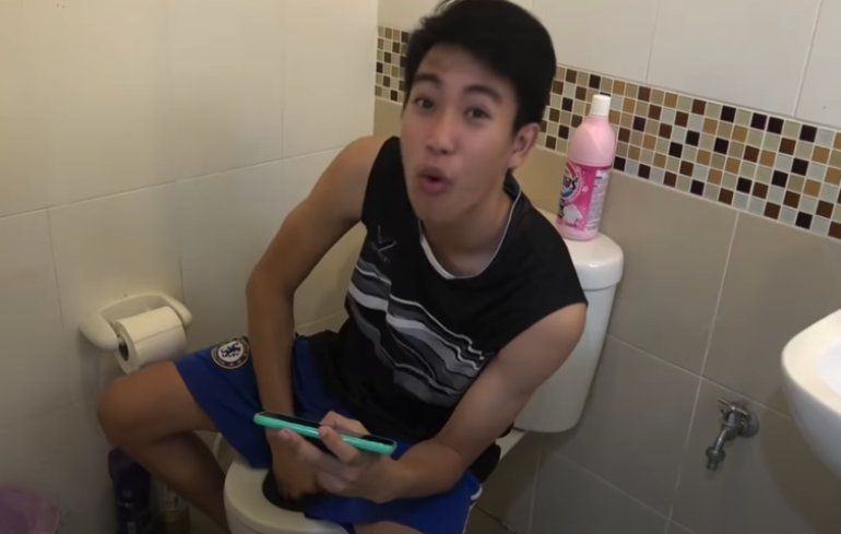 Pyhton beet Thaise knul op intiem plekje tijdens toiletbezoek