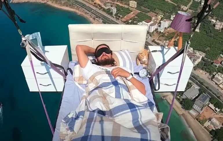 De vliegende slaapkamer van Hasan