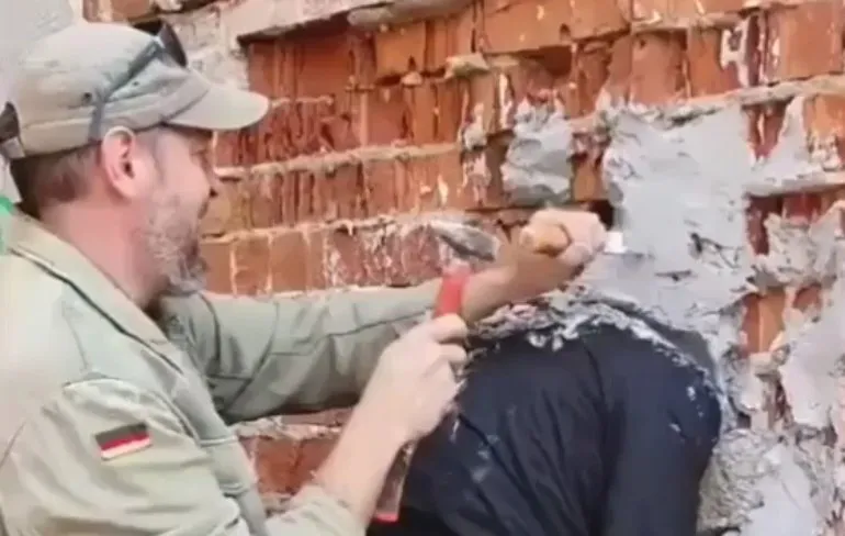 Iets zegt ons dat de hoe dan vraag beantwoordt kan worden met wodka