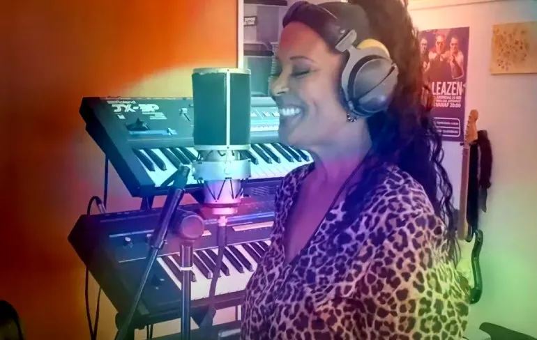 Anders blijf je er gewoon even lekker van af Rainbow Ravers en Ingrid Simons 