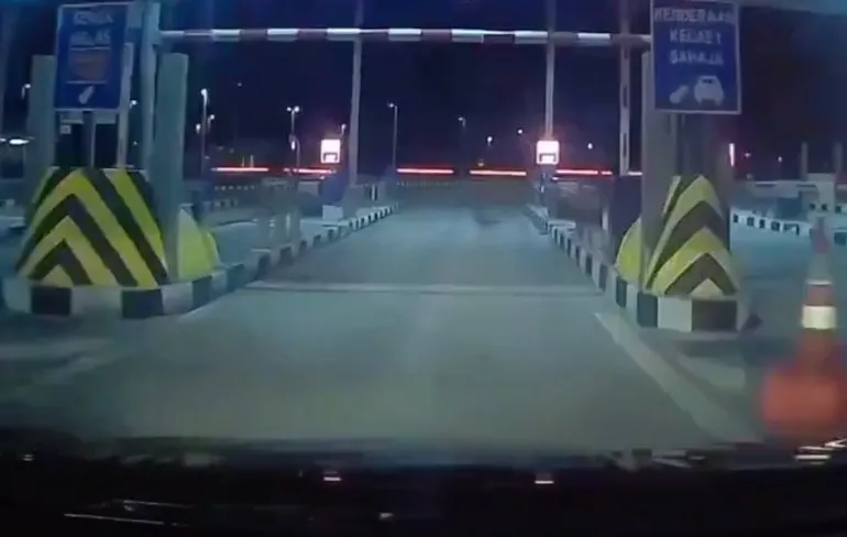 Maleisische gastjes betalen lekker geen tol