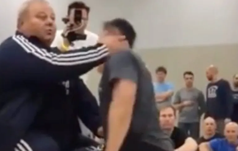 Systema demonstratie van Mikhail Ryabko is vooral lachwekkend