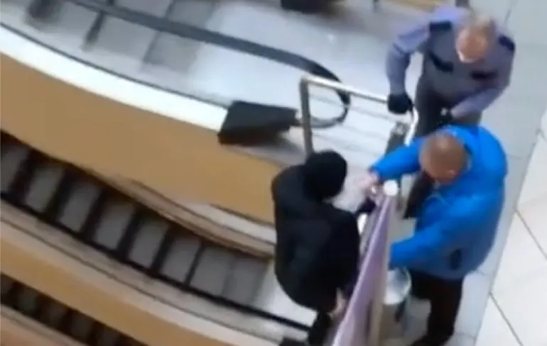 Russische winkeldief gaat wel ver om uit handen van de politie te blijven