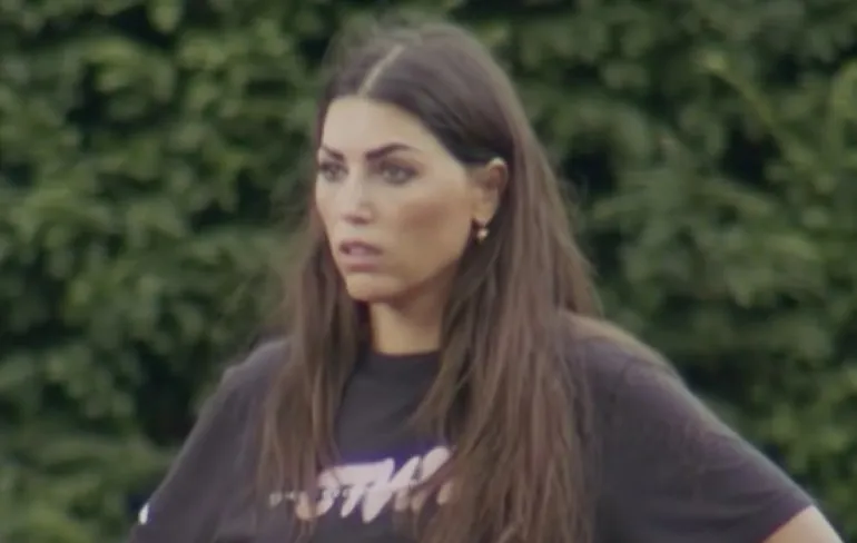 Yolanthe Cabau trapt vol in verborgencamera grap van Wendy van Dijk