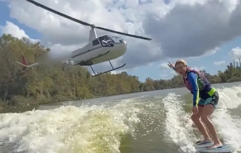 Helikopter wil tijdens wakeboarden ook graag in beeld