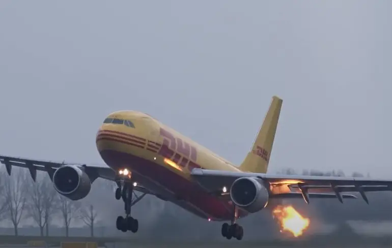DHL Airbus A300 had vogelaanvaring op Schiphol