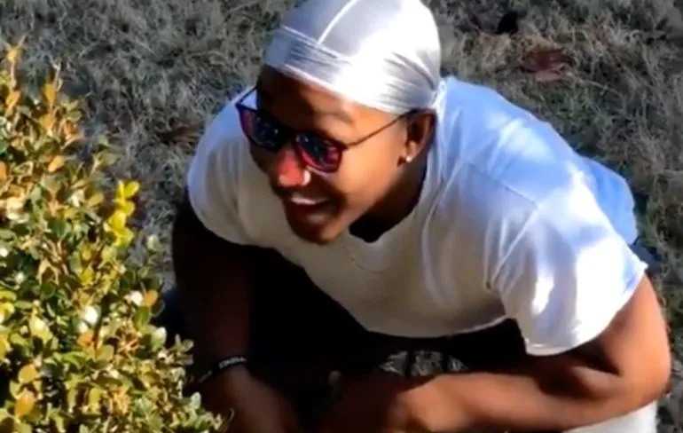 Gast ziet voor het eerst kleur en zijn reactie is priceless