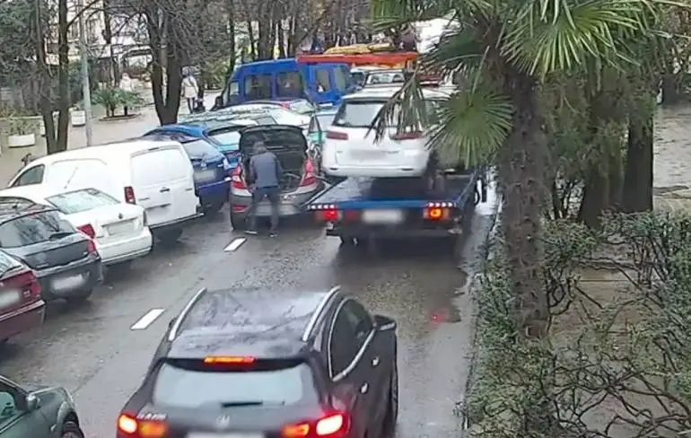 Kerel komt goed weg na ongelukje met sleepwagen