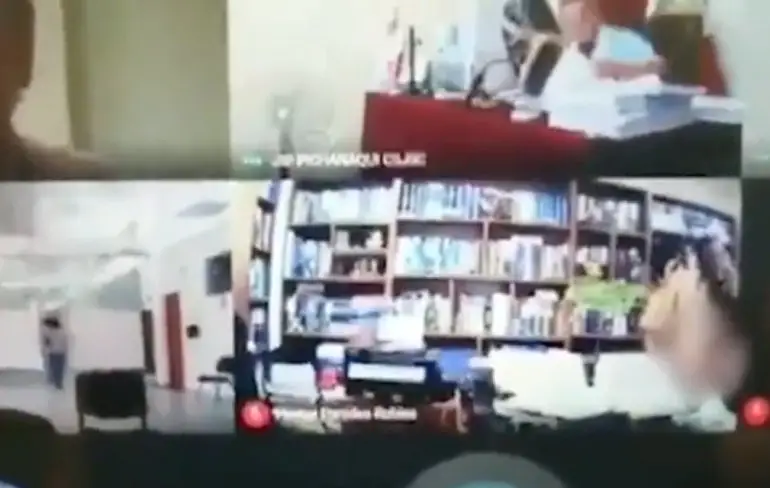Advocaat heeft seks tijdens hoorzitting via Zoom