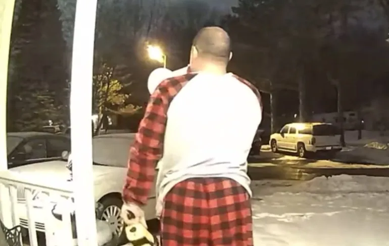 Buurvrouw die uitwerpselen van hondje niet opruimde bruut voor schut gezet