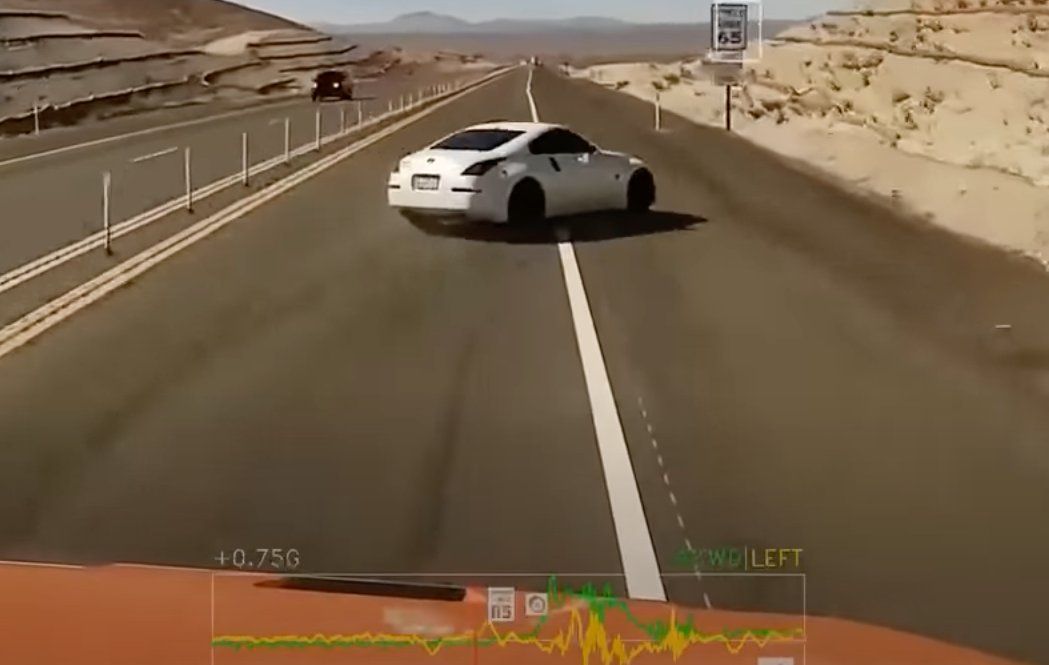 Dashcam van vrachtwagen legt Michael Bay-achtige crash van Nissan 350Z piekfijn vast