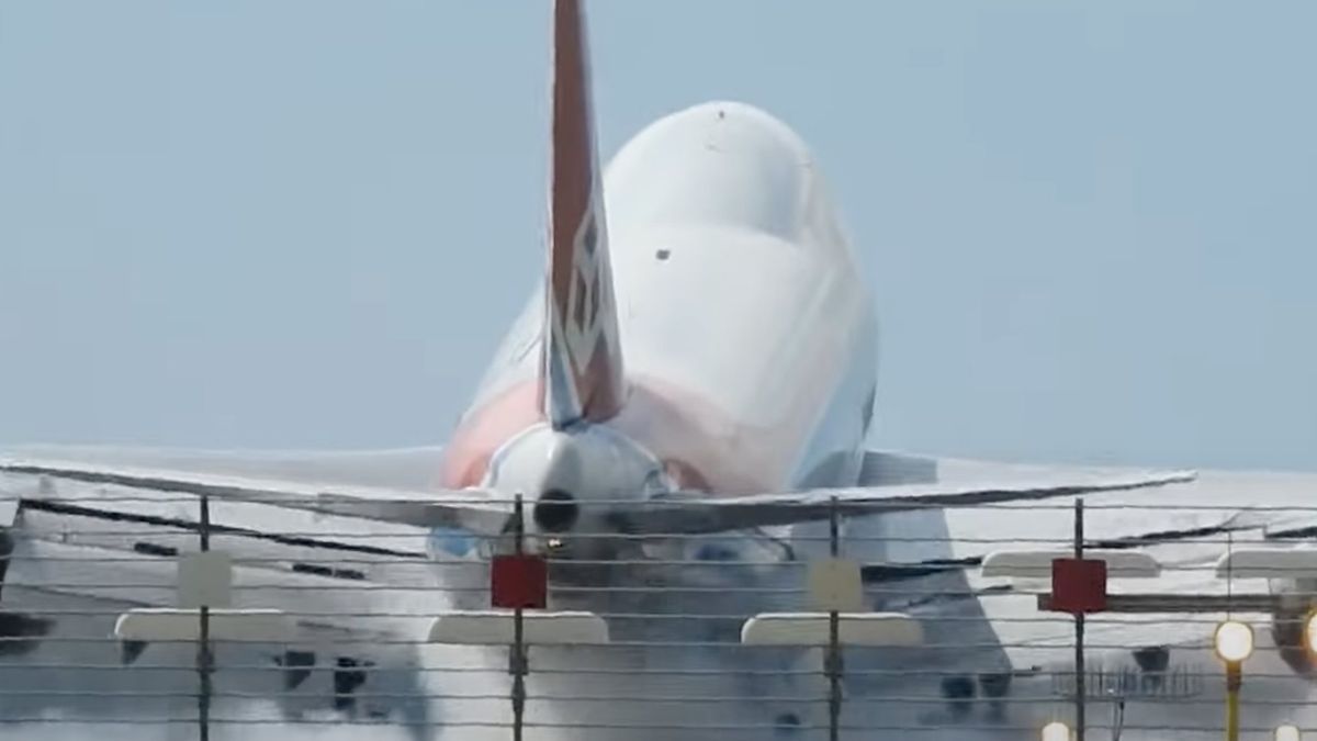 Cargolux Boeing 747 ging voor hele stevige landing op Schiphol