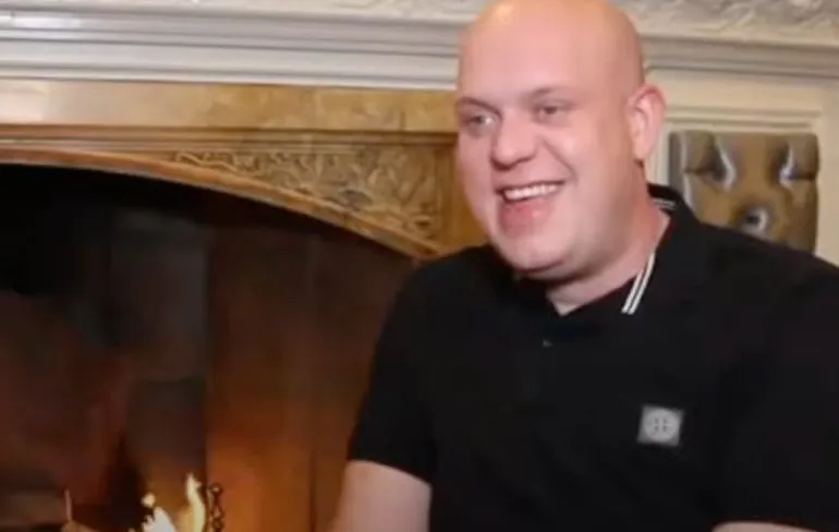 Michael van Gerwen genoot van Eurovisie Songfestival en Chantal Janzen