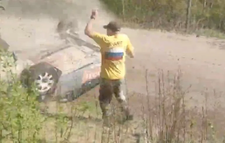 Ook vanuit een andere hoek kwamen toeschouwers heel goed weg na rally crash