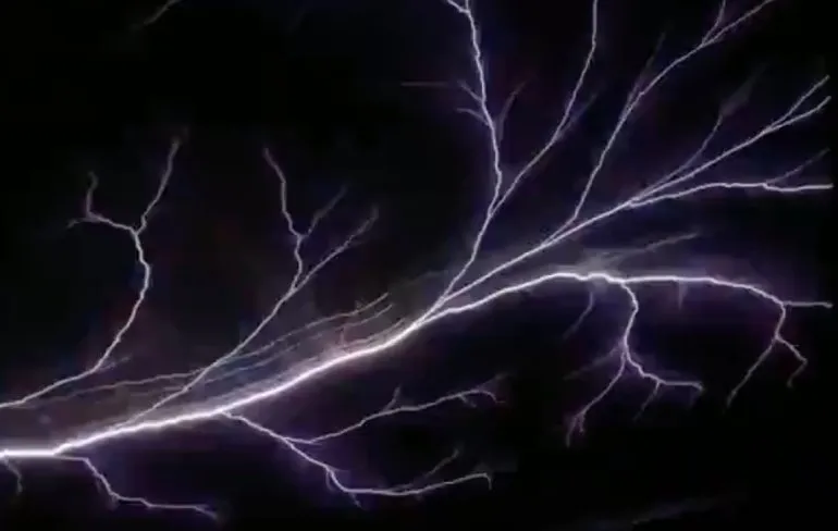 Sint-Elmsvuur show voor piloten van Boeing 767