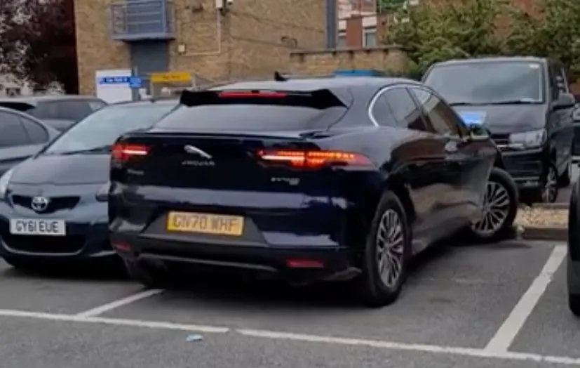 Gast met Jaguar kan beter op de fiets gaan