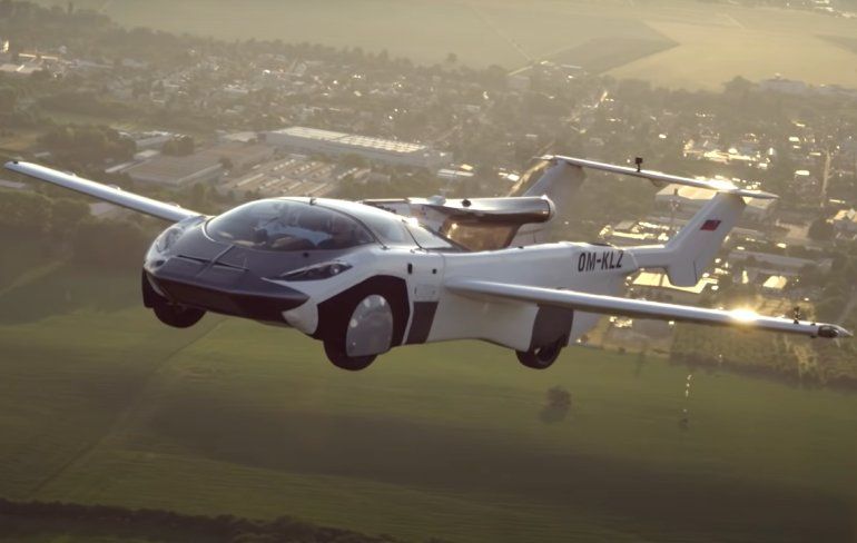 AirCar is de eerste vliegende auto die tussen twee steden vloog