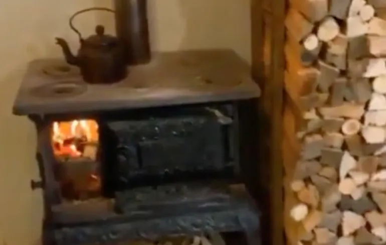 Stoken op houtvuur, maar niet alles is wat het lijkt