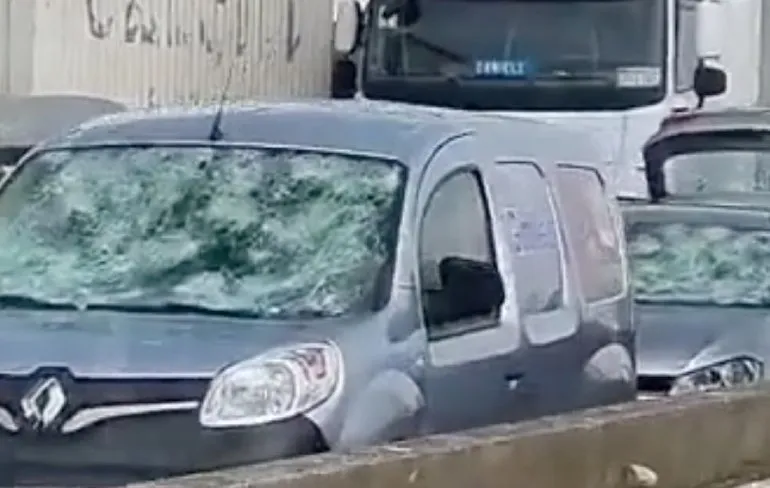 Noodweer in Italiaanse Parma met golfballen als hagelstenen