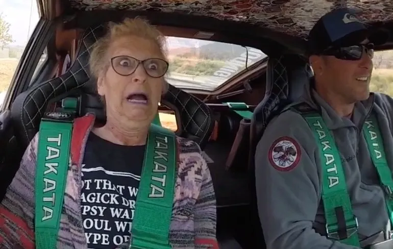 Moeder van Zack niet zo te spreken over racewagen van zoon