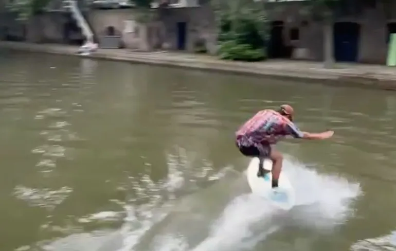 Skimboard kampioen Adrien Raza doet het nog eens dunnetjes over in Utrecht