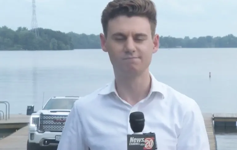 Tijdens verslag rolt de scoop van de dag zo het water in