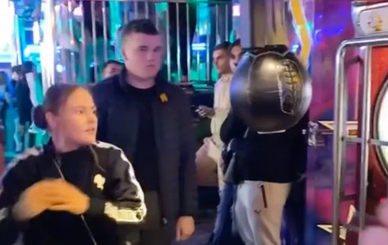 Griet is een beest op de boksbal en dat weet ze zelf maar al te goed