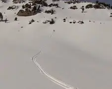 Met je sneeuwscooter lawine veroorzaken is slecht idee