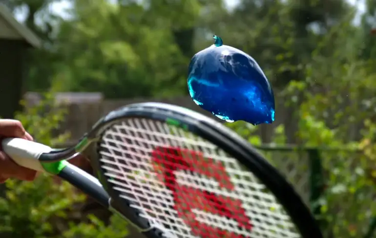 The Slow Mo Guys spelen met jelly en tennisracket