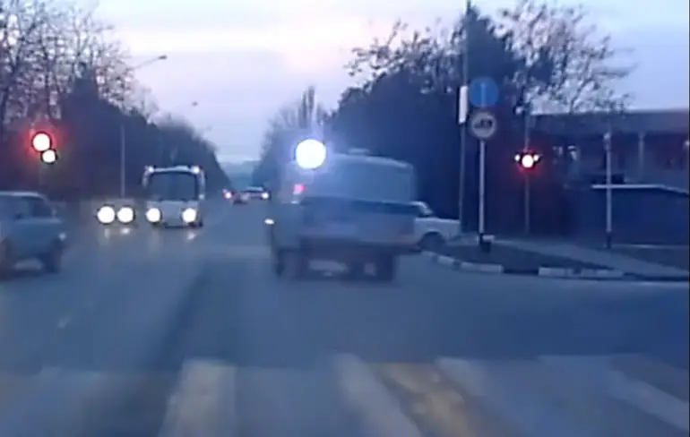 Politie botst met andere weggebruiker