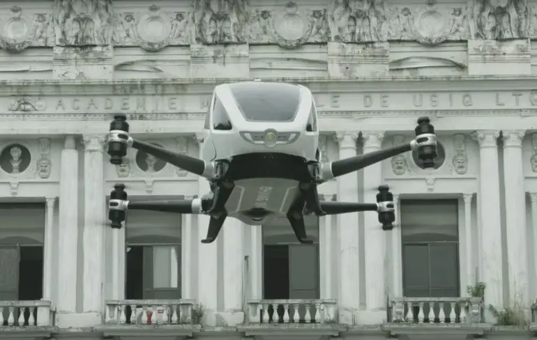 Zelf vliegen met een drone kan met de Ehang 184
