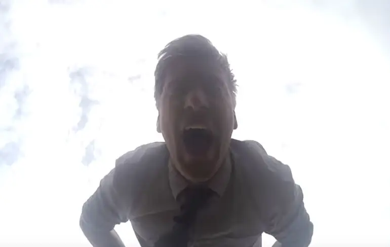 Colin Furze en zijn 360 graden schommel
