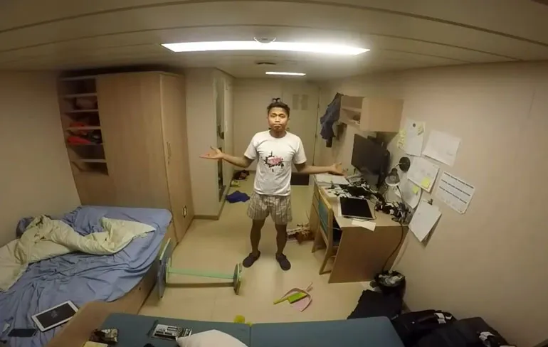 Je cabine filmen tijdens ruige omstandigheden op de Noordzee