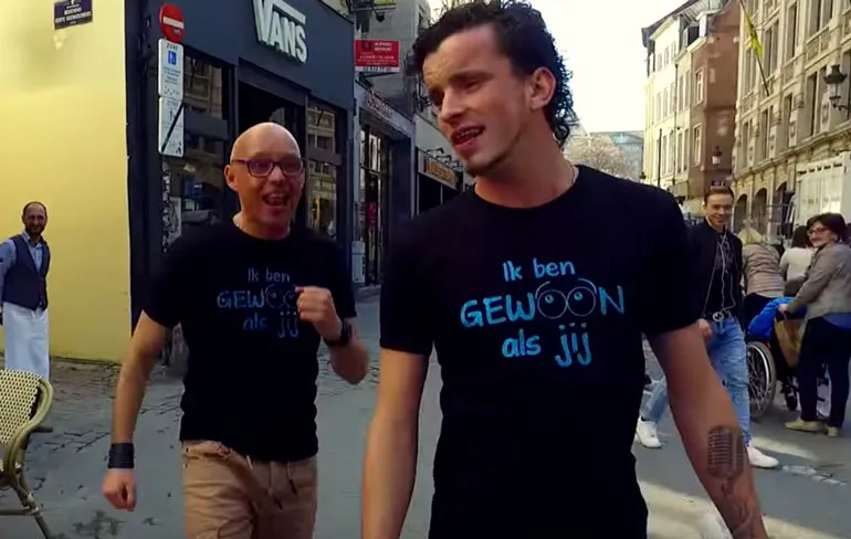 AmbiDance en Randy Blommaert - Gewoon als jij