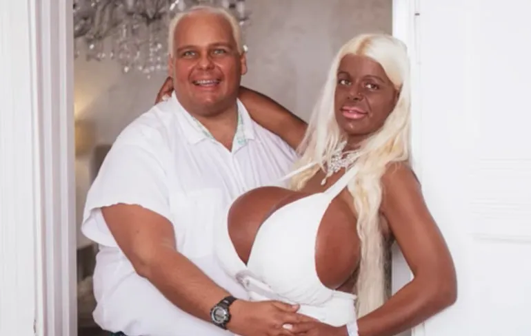 Blanke Martina Big gaat voor Crispy Brown