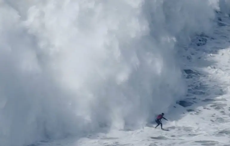 Overzichtje van een paar prachtige surf momentjes in Nazaré