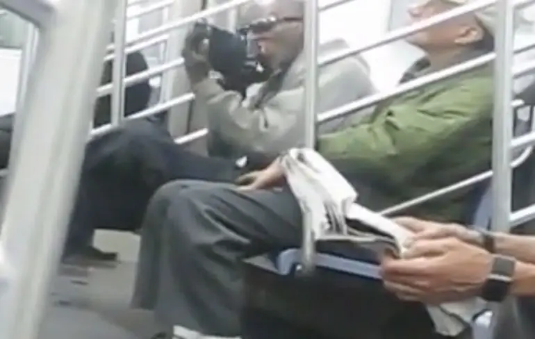 Lik je schoenen anders even schoon in de subway