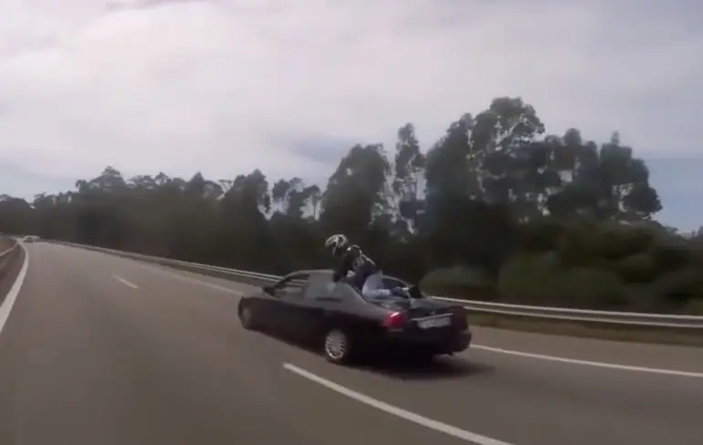 Motorrijder gaat van fiets over naar auto