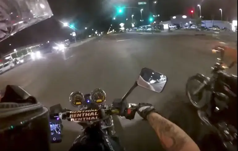 Motormannetje dacht even stoer te doen