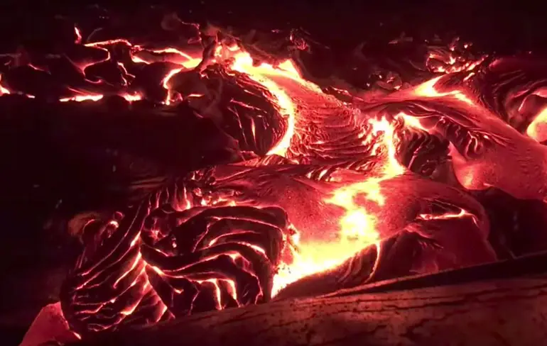 Natuur porno: Kilauea laat haar lava lekker vloeien