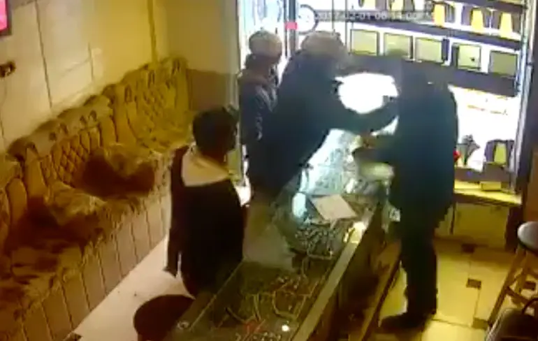 WTF: Juwelier moet overval met de dood bekopen