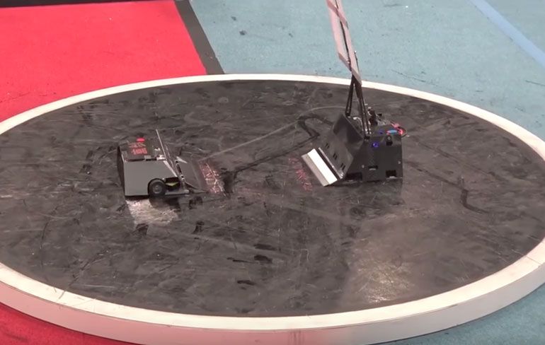 Razendsnelle actie tijdens Robot Sumo