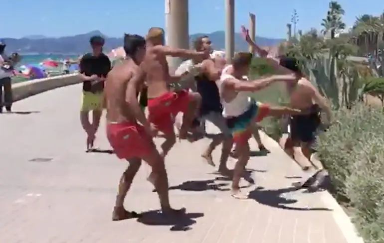 Duitse vakantiegangers gaan met elkaar op de vuist in Mallorca