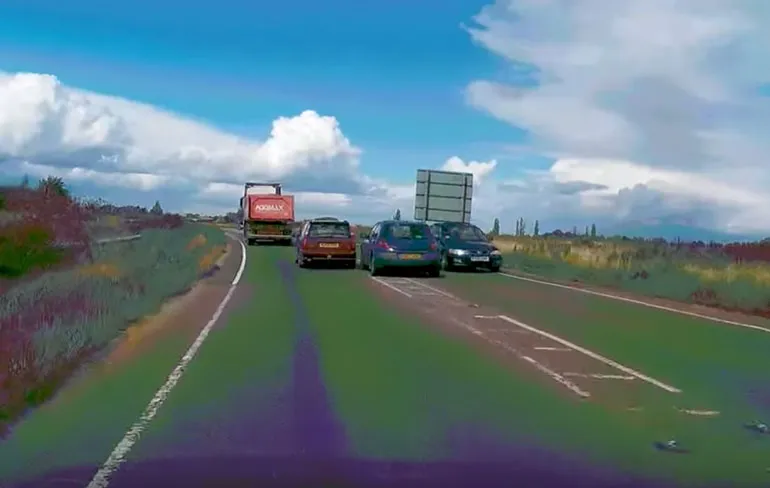 Roekeloos rijgedrag van een Renault Megane rijder