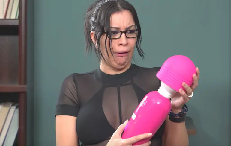 Pornosterren maken kennis met sex toys