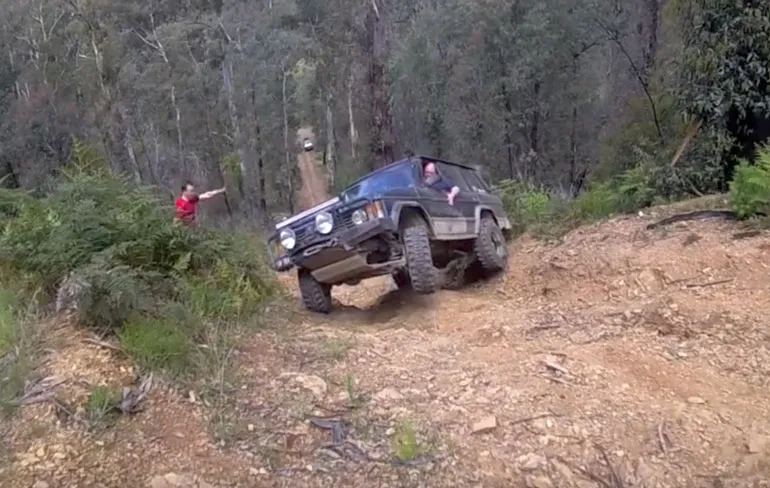 Nissan gaat niet zo lekker tijdens 4x4 sessie